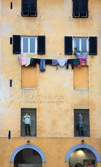 Laundry in Lucca